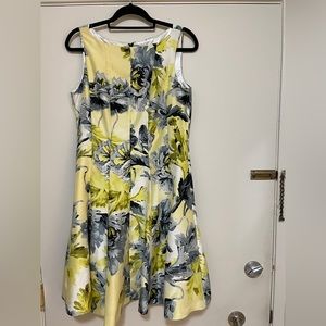 Julian Taylor Women’s dress, size 8
